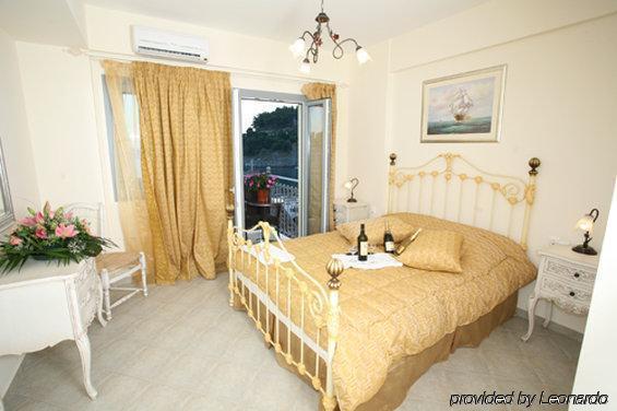 Acrothea Hotel Parga Pokoj fotografie